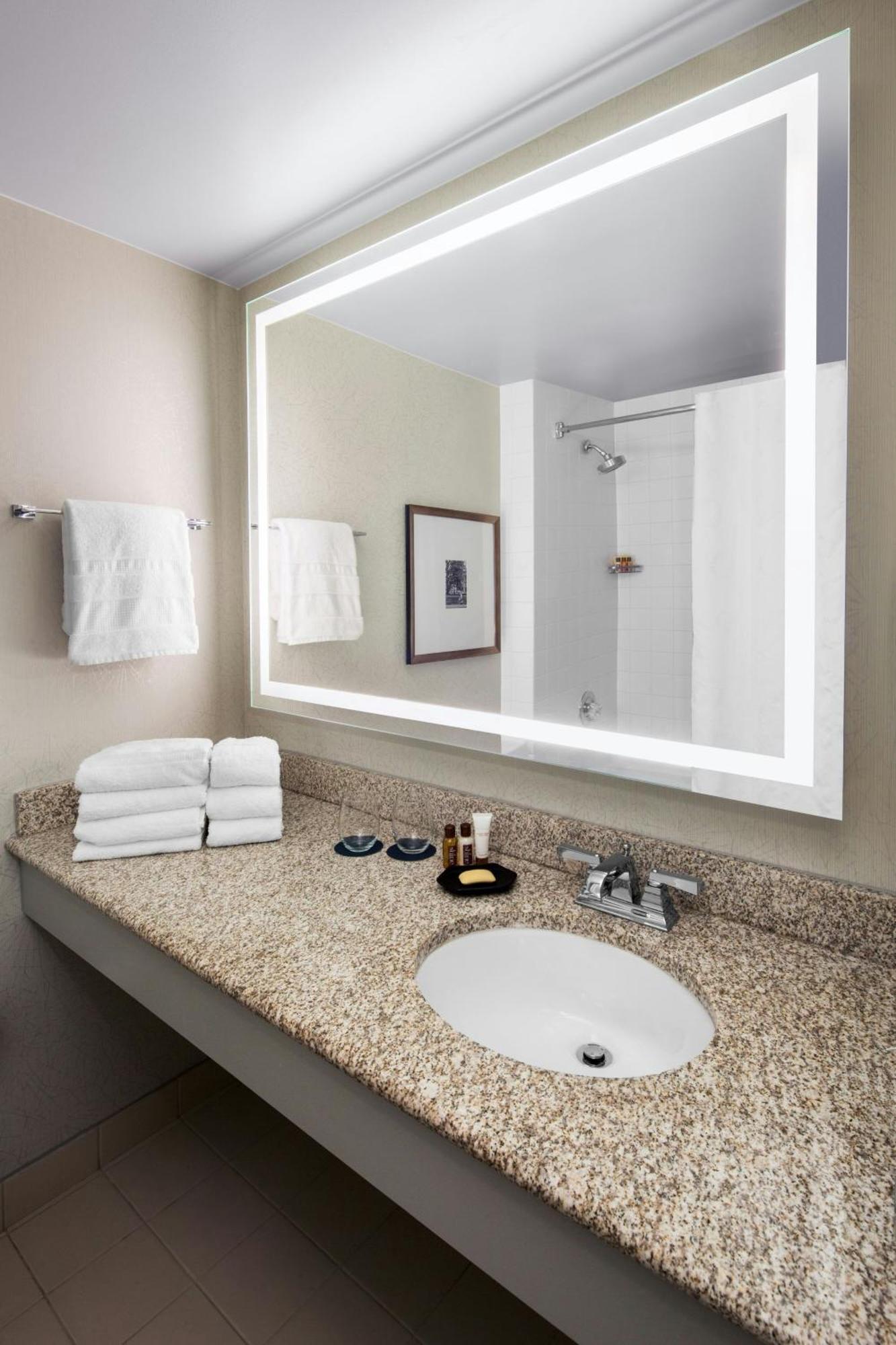 Sheraton Raleigh Hotel Екстер'єр фото