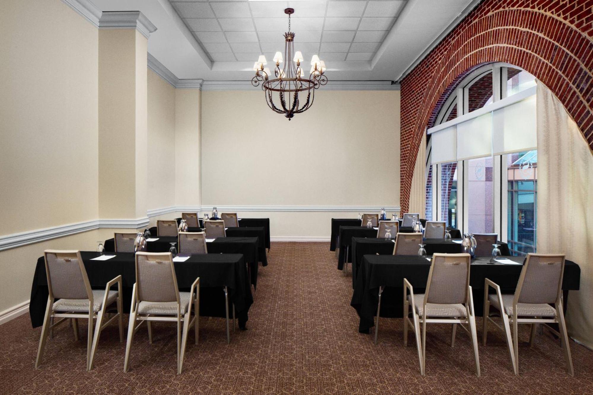 Sheraton Raleigh Hotel Екстер'єр фото