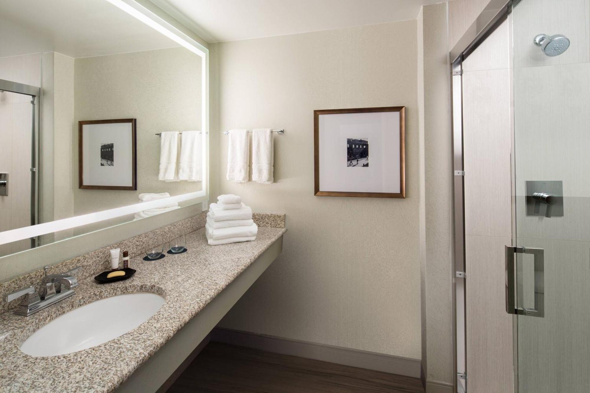 Sheraton Raleigh Hotel Екстер'єр фото