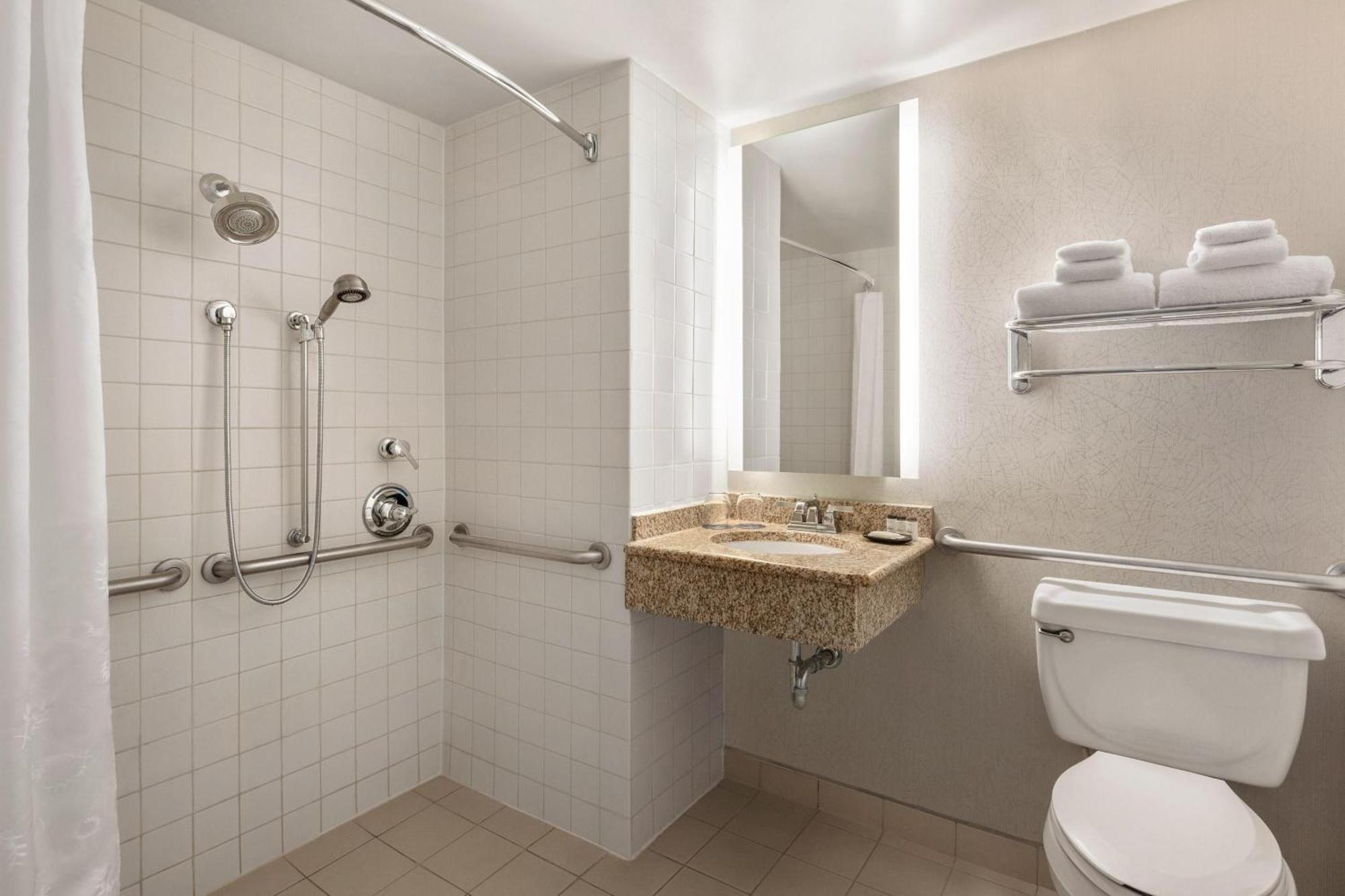 Sheraton Raleigh Hotel Екстер'єр фото