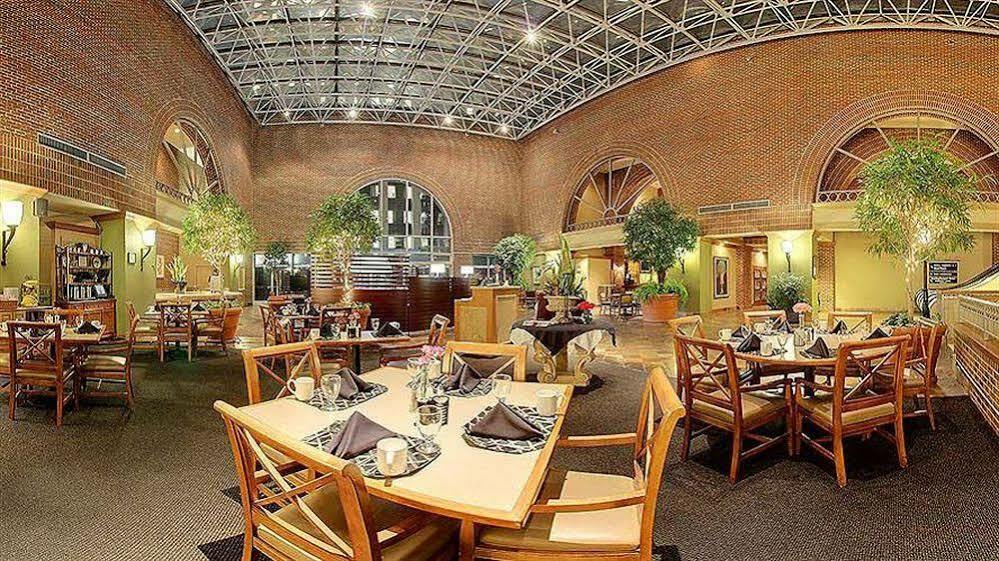 Sheraton Raleigh Hotel Екстер'єр фото